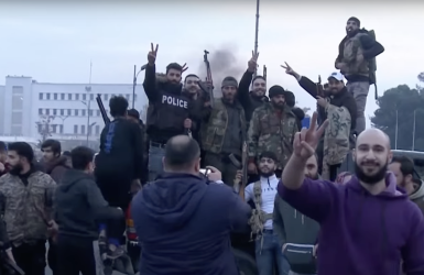 विद्रोहीद्वारा सिरिया स्वतन्त्र भएको घोषणा, राष्ट्रपति आसाद भागे